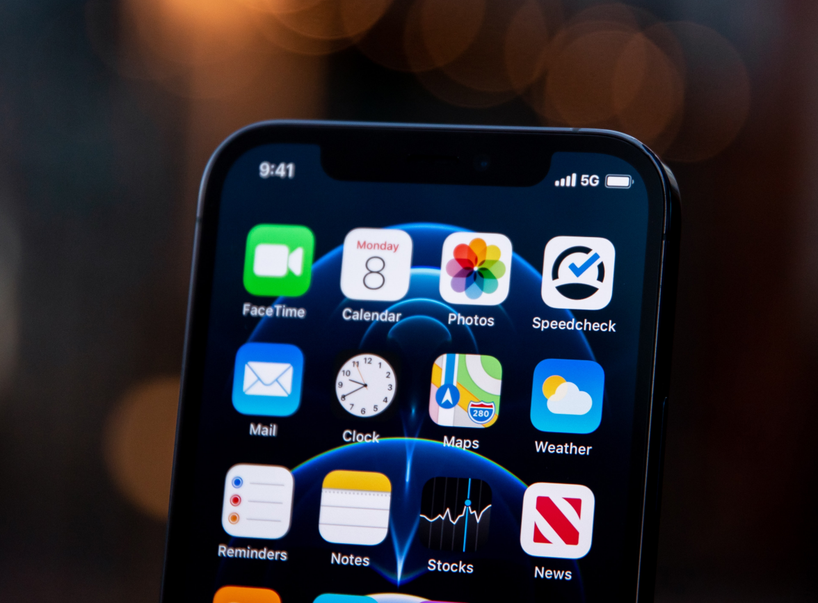 遵义苹果手机维修分享为什么 iPhone 12 在冬季会自动关机 